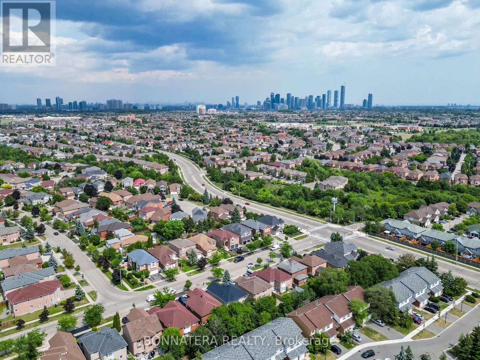 5471 Whitehorn Avenue, Mississauga, Ontario  L5V 1V5 - Photo 5 - W13103336