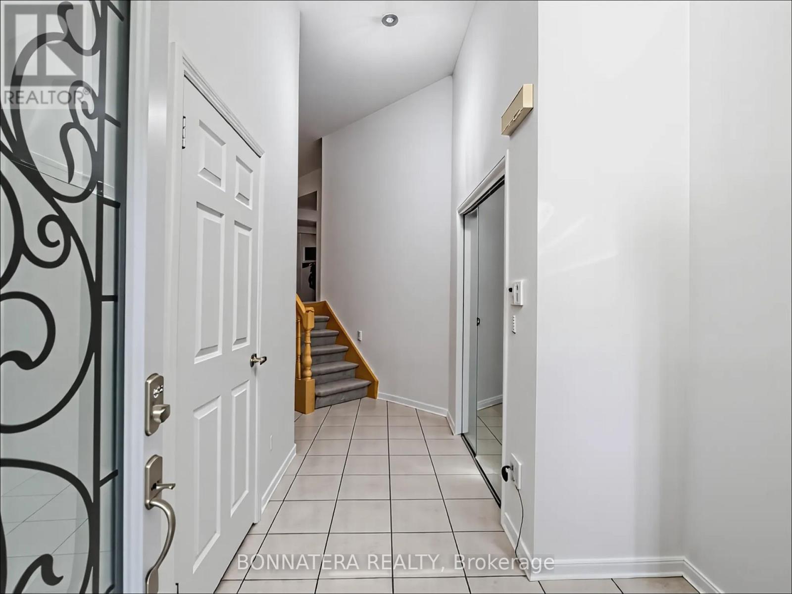 5471 Whitehorn Avenue, Mississauga, Ontario  L5V 1V5 - Photo 7 - W13103336