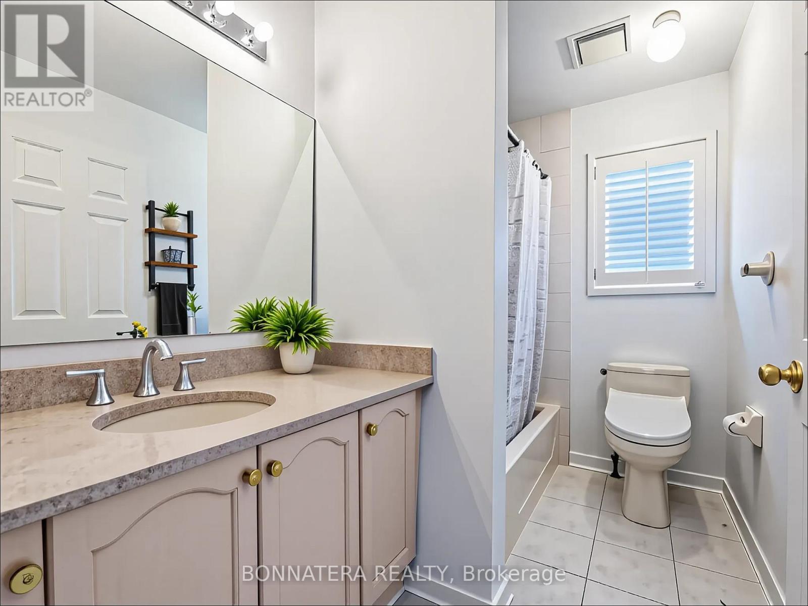5471 Whitehorn Avenue, Mississauga, Ontario  L5V 1V5 - Photo 9 - W13103336