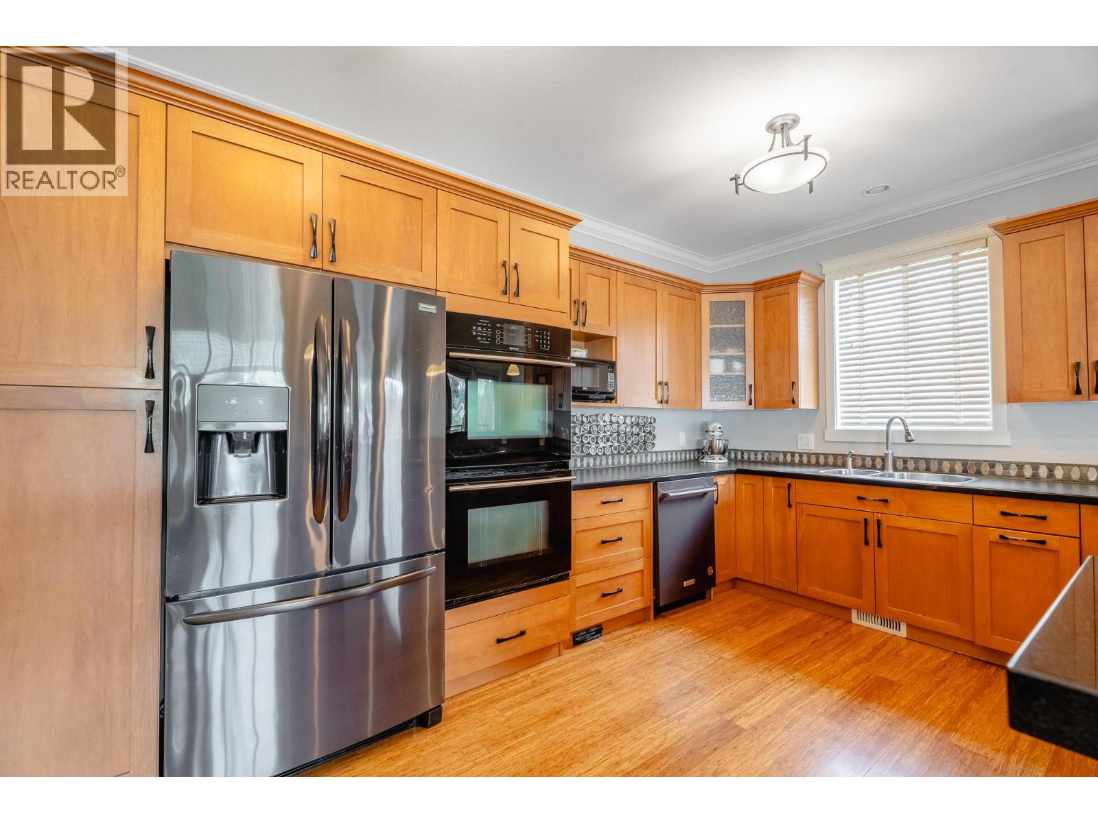 545 Kobayashi Place, Kamloops, British Columbia  V2B 0B5 - Photo 4 - 10386171