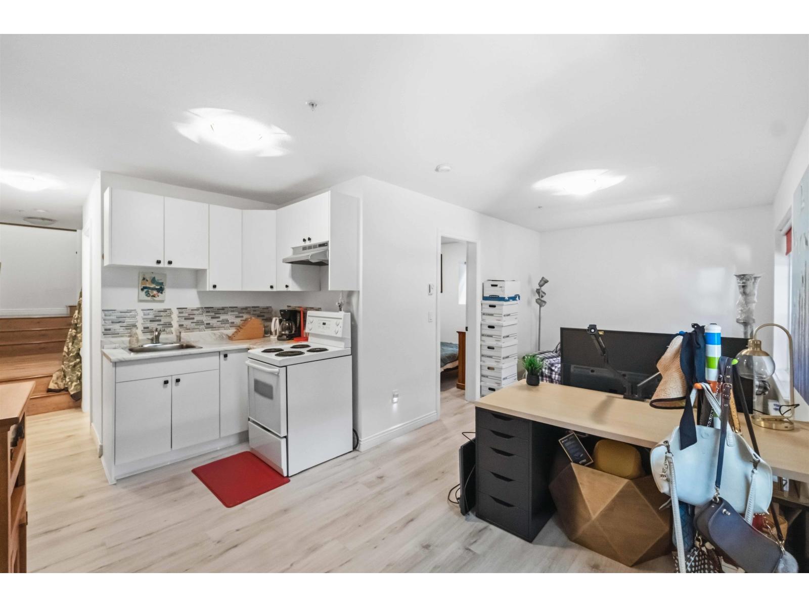 15544 Russell Avenue, White Rock, British Columbia  V4B 2R3 - Photo 7 - R3121336