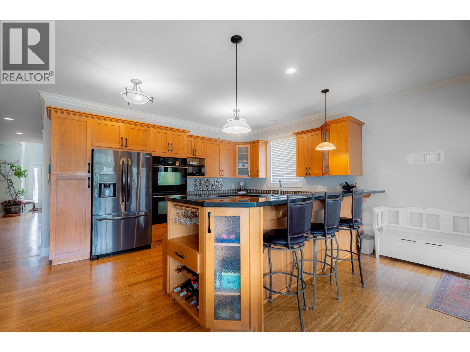 545 Kobayashi Place, Kamloops, British Columbia  V2B 0B5 - Photo 2 - 10386171