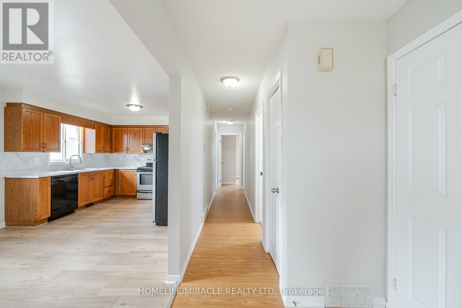 Upper - 36 Poplar Crescent, Welland, Ontario  L3C 6W2 - Photo 11 - X13103238