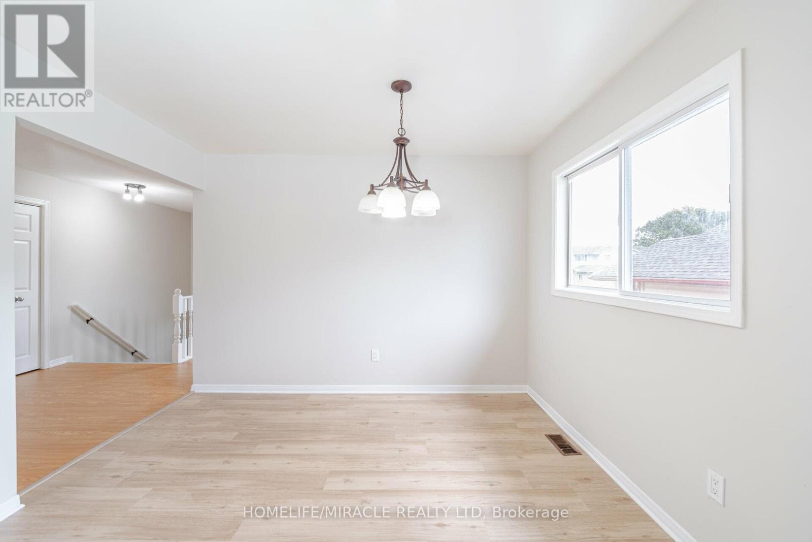 Upper - 36 Poplar Crescent, Welland, Ontario  L3C 6W2 - Photo 6 - X13103238