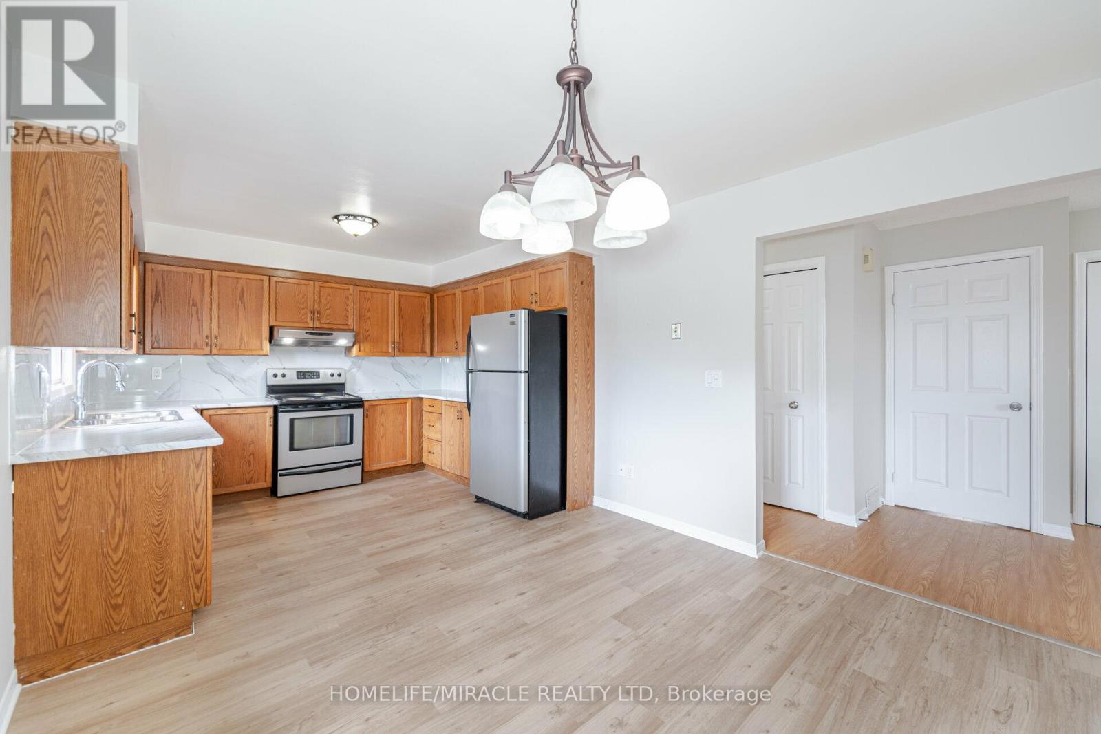 Upper - 36 Poplar Crescent, Welland, Ontario  L3C 6W2 - Photo 8 - X13103238