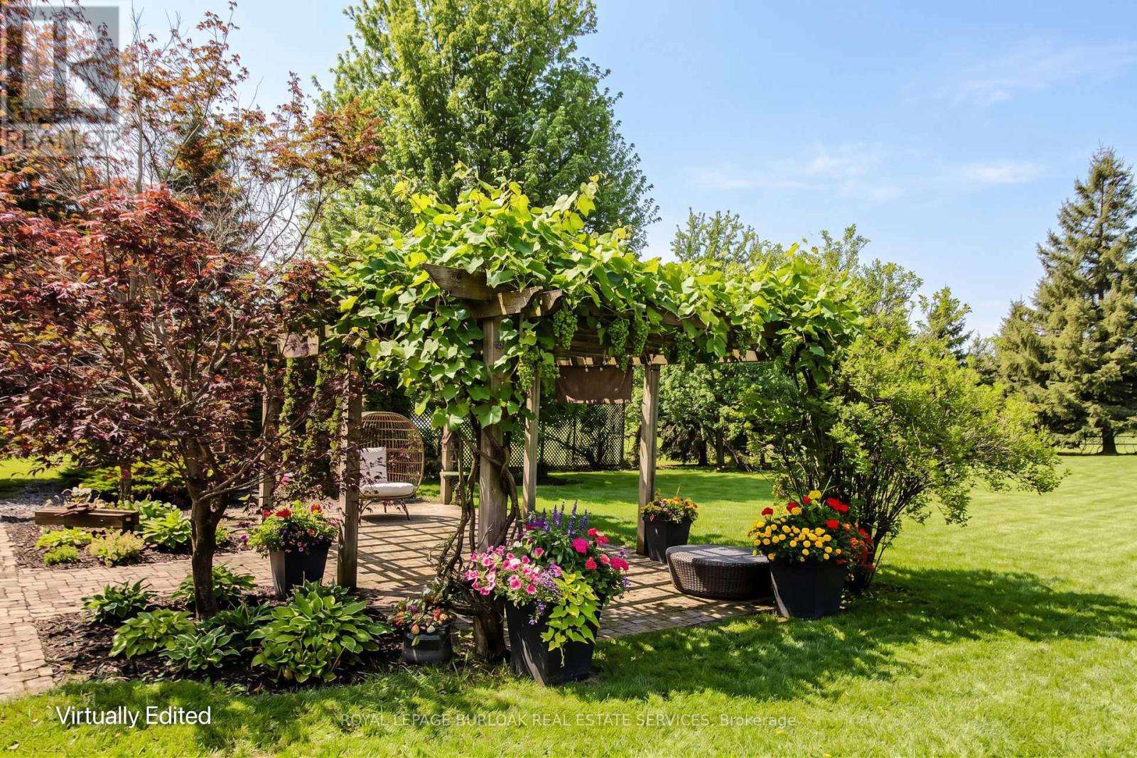 351 Rock Chapel Road, Hamilton, Ontario  L9H 5E2 - Photo 6 - X13103252