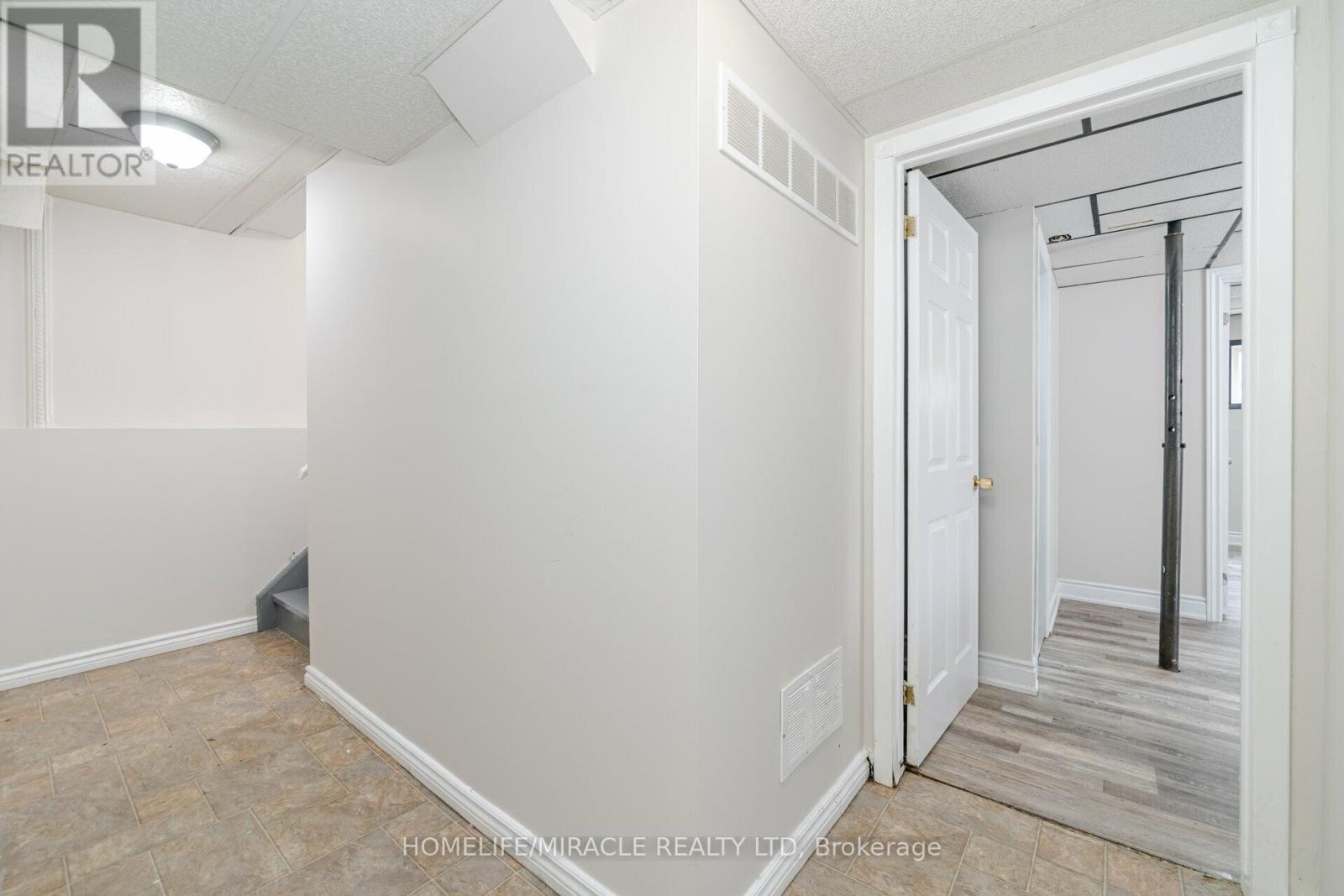 Bsmt - 36 Poplar Crescent, Welland, Ontario  L3C 6W2 - Photo 10 - X13103260