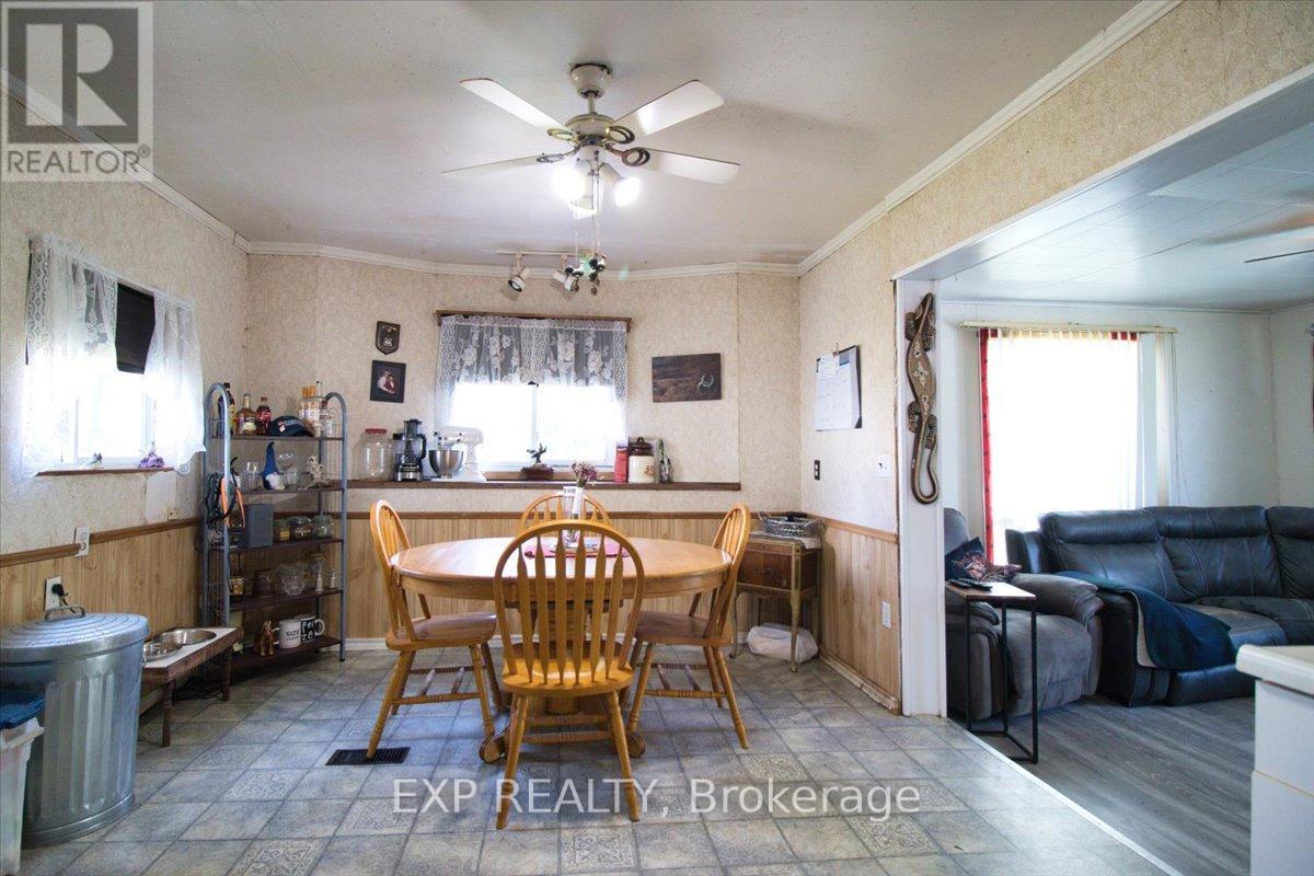 252 Queen Street, Chatham-Kent, Ontario  N0P 1T0 - Photo 6 - X13103296