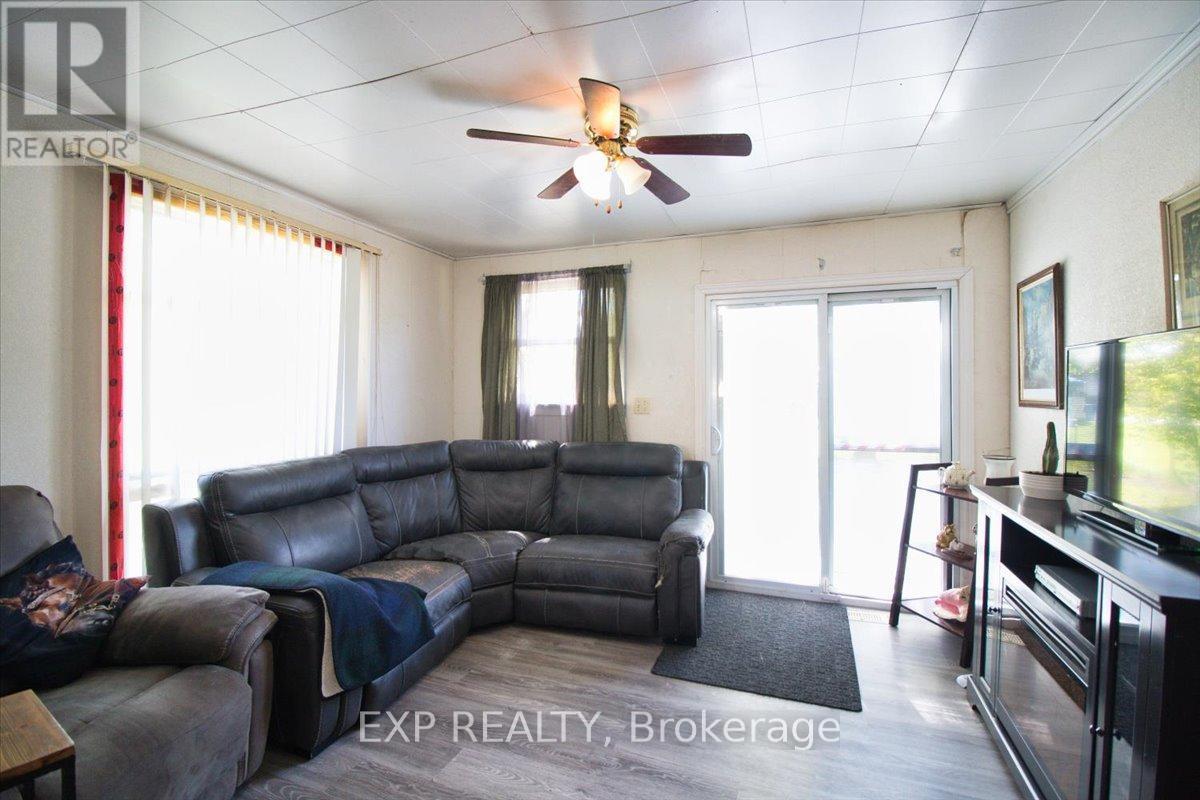 252 Queen Street, Chatham-Kent, Ontario  N0P 1T0 - Photo 9 - X13103296