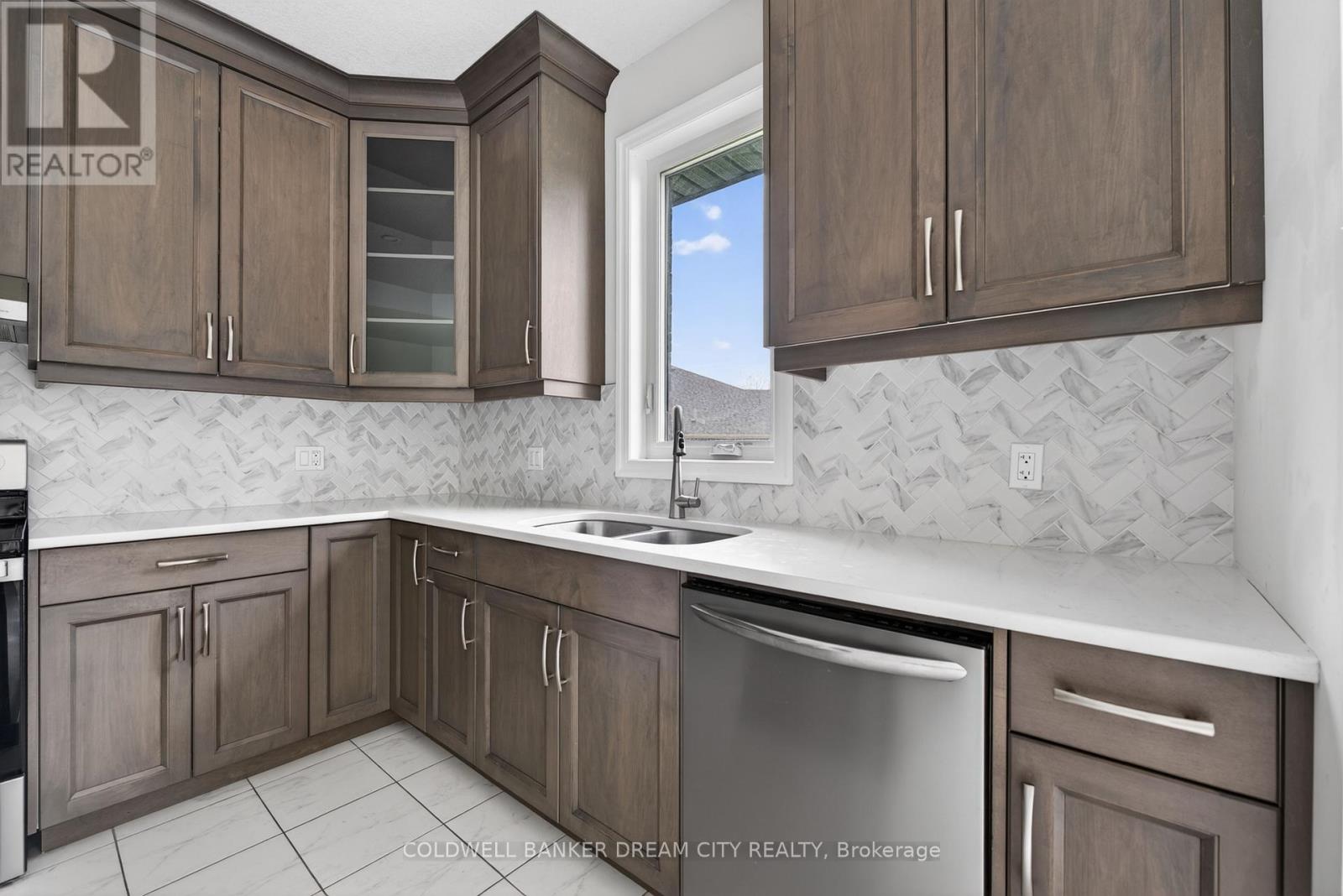 98 Livingston Drive, Tillsonburg, Ontario  N4G 0J3 - Photo 14 - X13103318