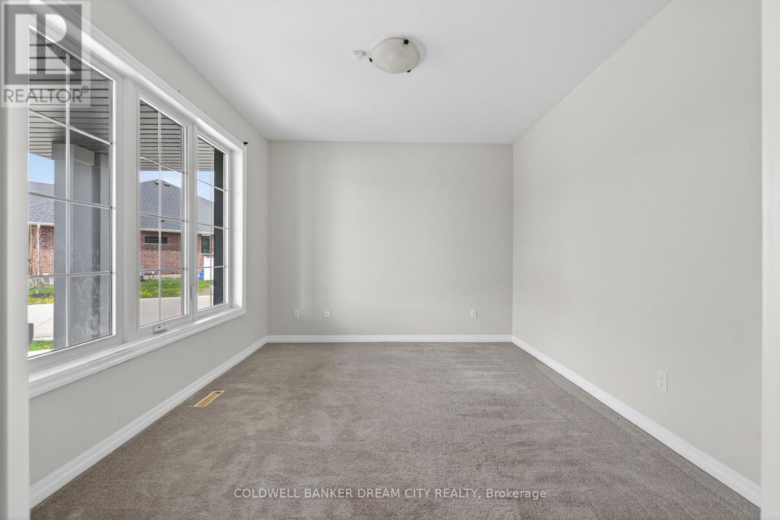 98 Livingston Drive, Tillsonburg, Ontario  N4G 0J3 - Photo 6 - X13103318