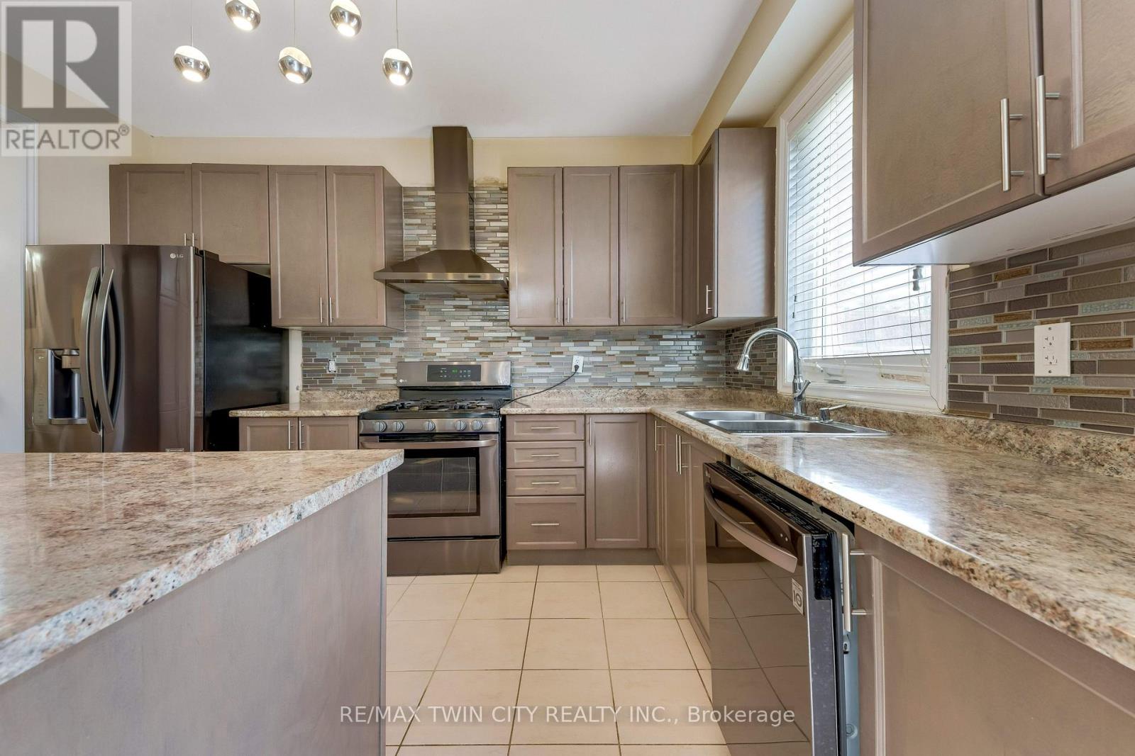 667 Linden Drive, Cambridge, Ontario  N3H 0B6 - Photo 10 - X13103372