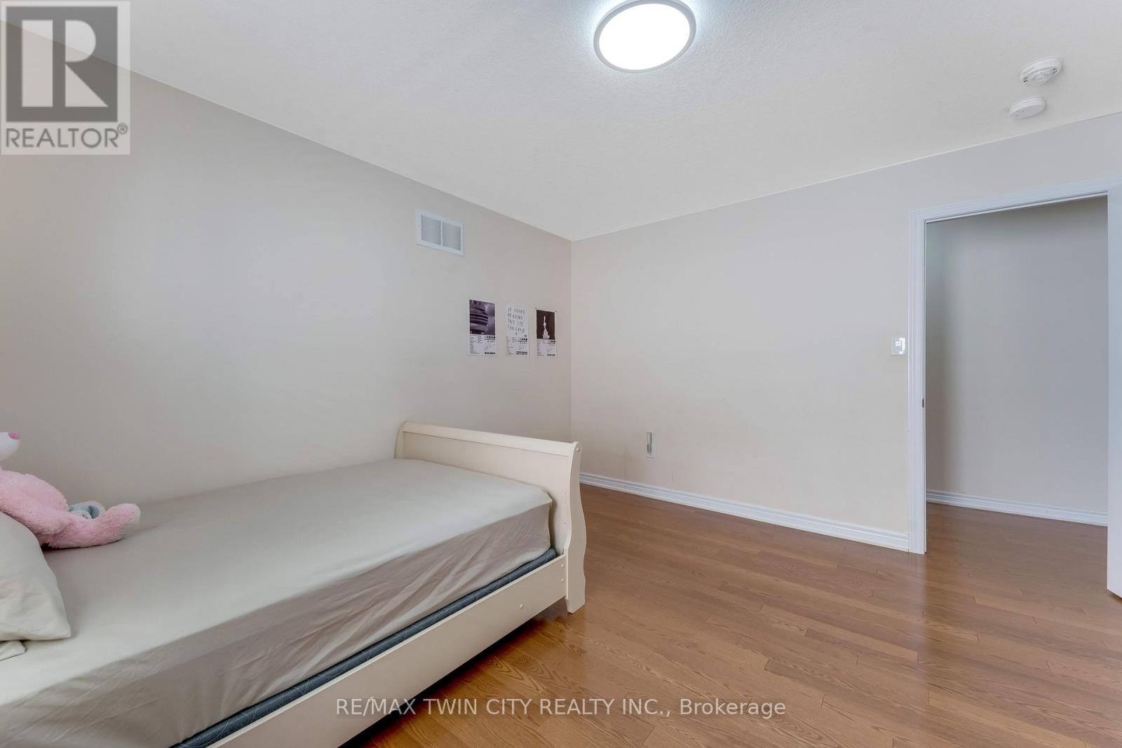 667 Linden Drive, Cambridge, Ontario  N3H 0B6 - Photo 32 - X13103372