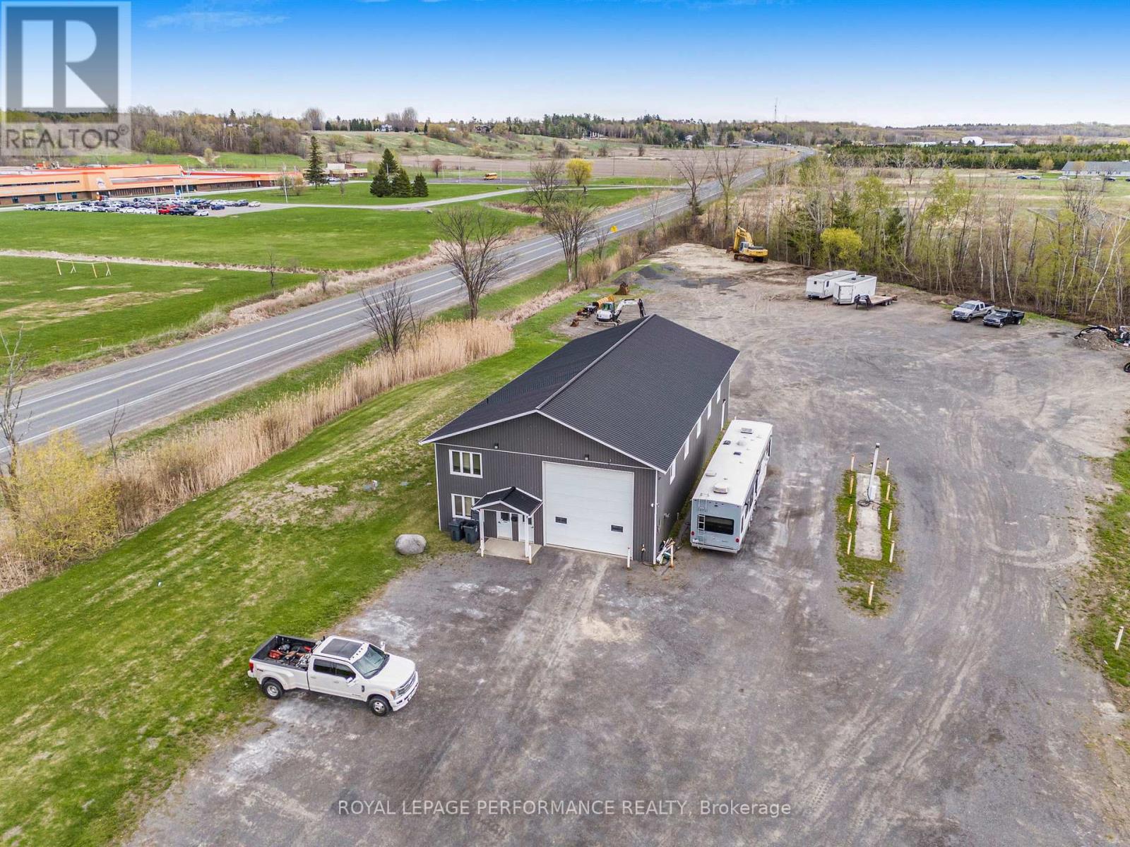 $1,100,0006155 County Road 17 Highway, Alfred And Plantagenet, Ontario