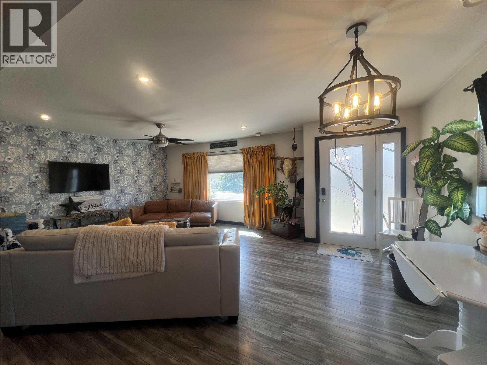 1116 96a Avenue, Dawson Creek, British Columbia  V1G 1M8 - Photo 5 - 10386543