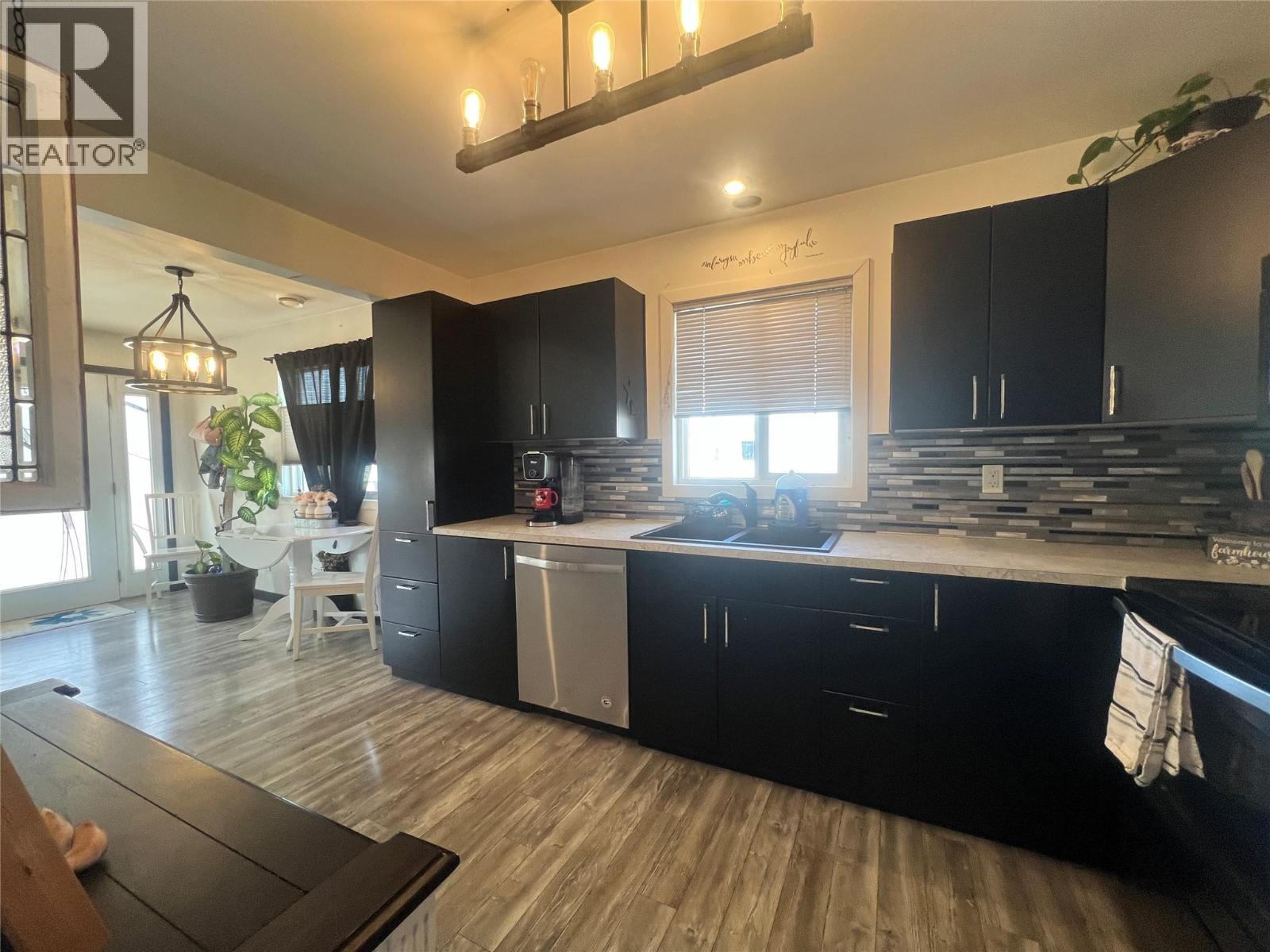 1116 96a Avenue, Dawson Creek, British Columbia  V1G 1M8 - Photo 9 - 10386543
