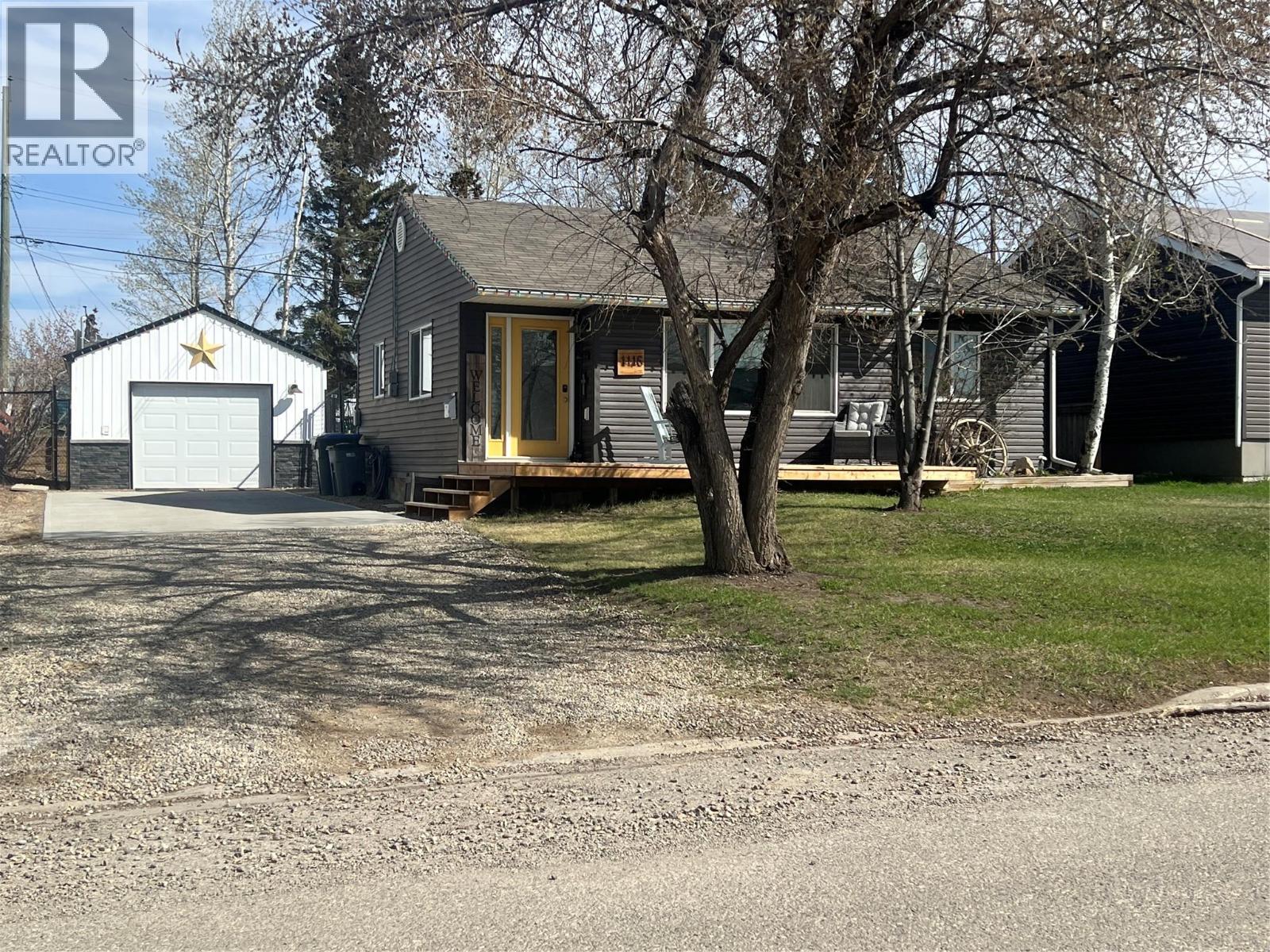 1116 96a Avenue, Dawson Creek, British Columbia  V1G 1M8 - Photo 1 - 10386543