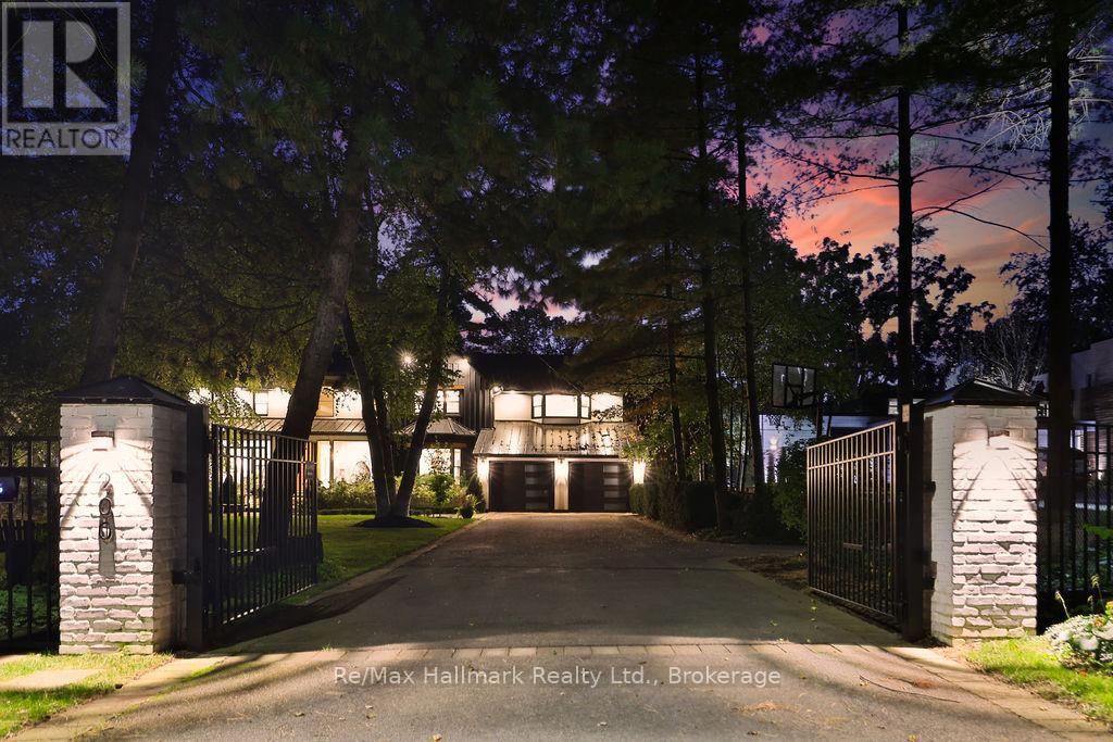 200 Chartwell Road, Oakville, Ontario  L6J 3Z8 - Photo 2 - W12783046