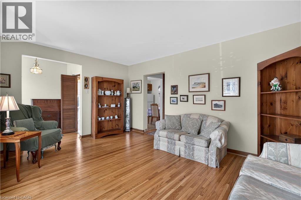 34 Helen Street, Dundas, Ontario  L9H 1N3 - Photo 7 - 40828352