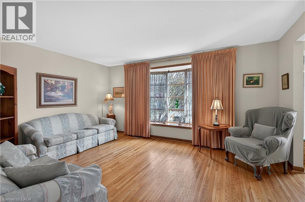 34 Helen Street, Dundas, Ontario  L9H 1N3 - Photo 5 - 40828352