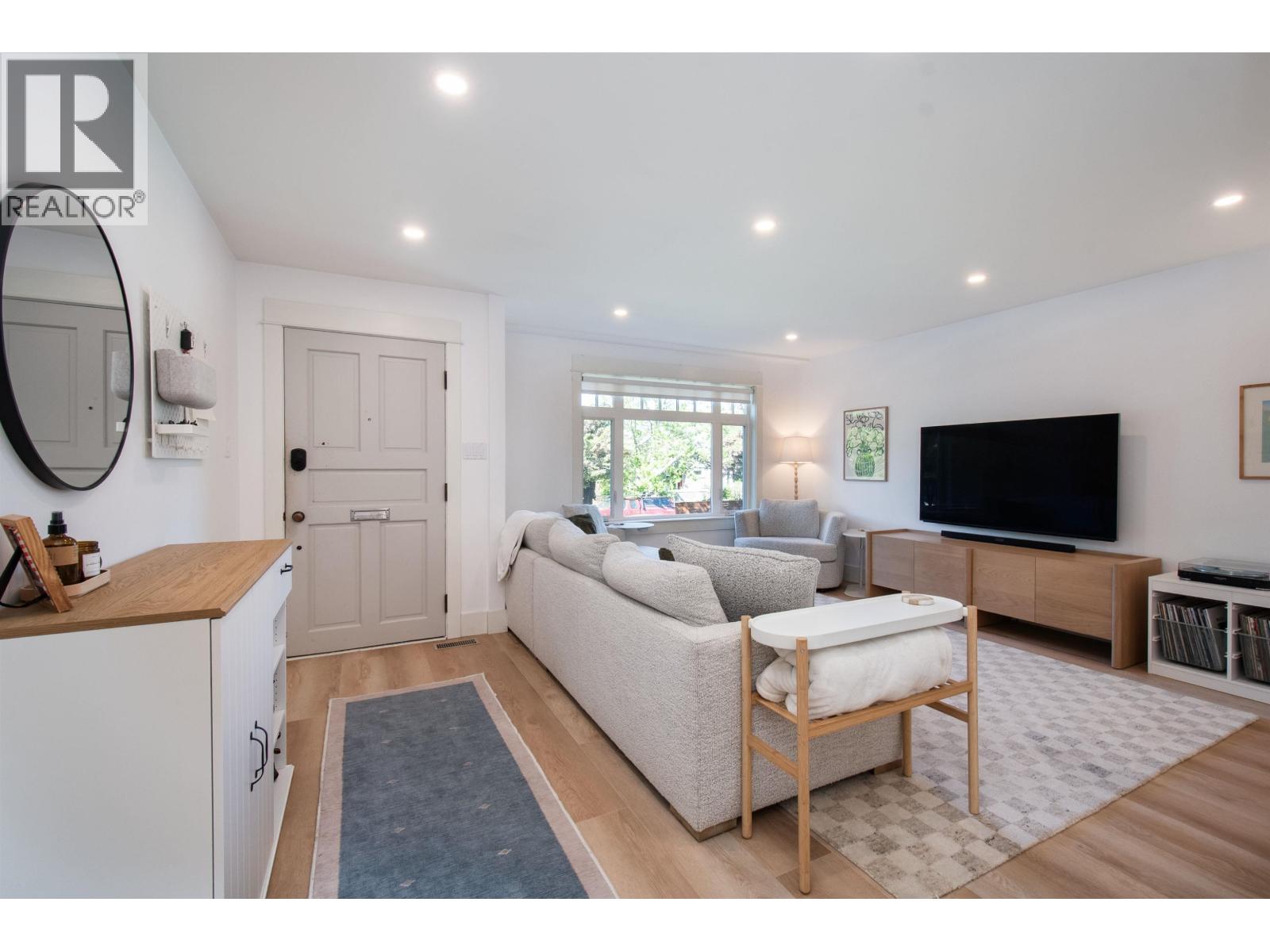 2248 Graveley Street, Vancouver, British Columbia  V5L 3C2 - Photo 5 - R3121333