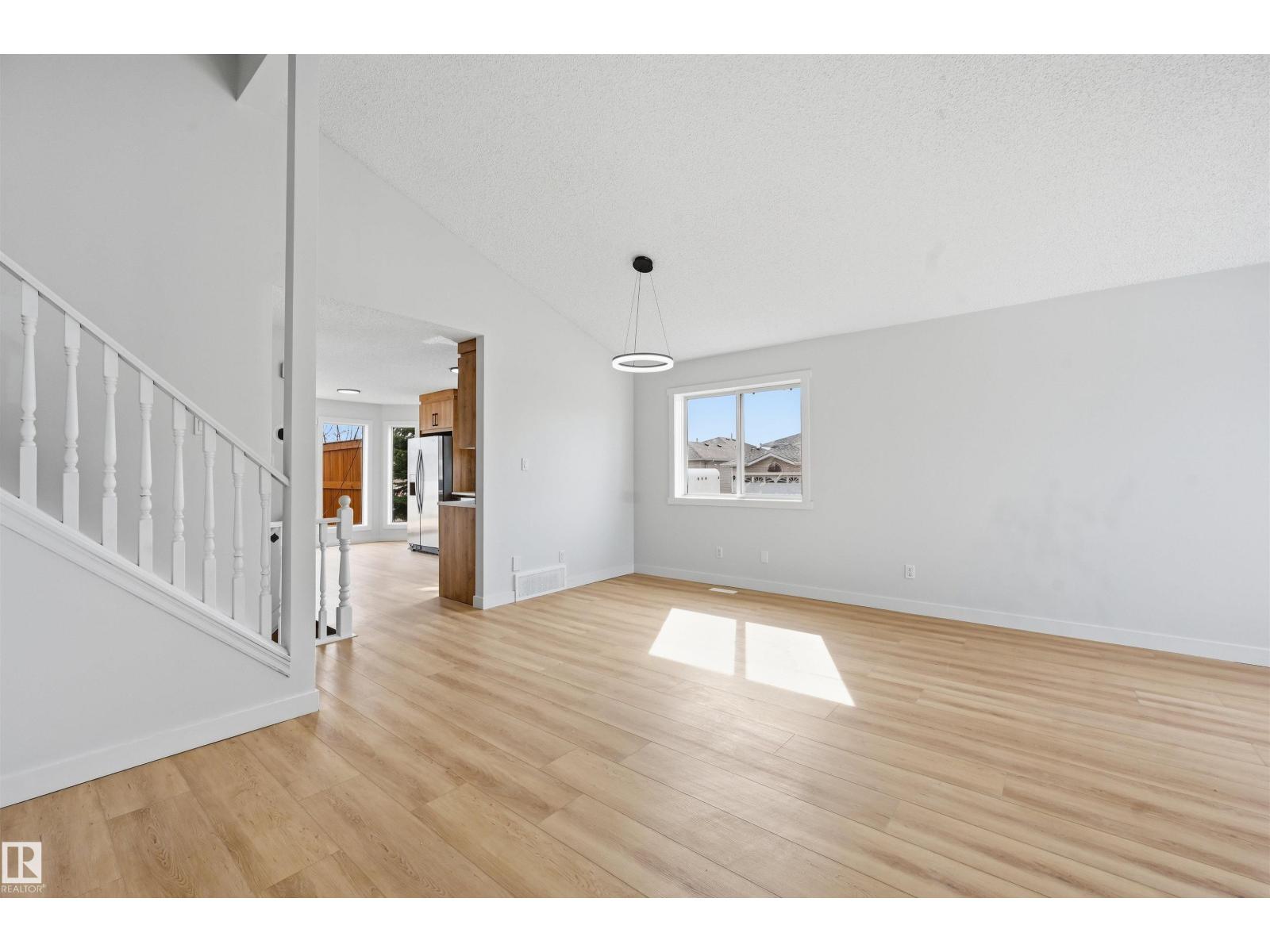 631 Jenner Cove Cv Nw, Edmonton, Alberta  T6L 6S1 - Photo 3 - E4486618
