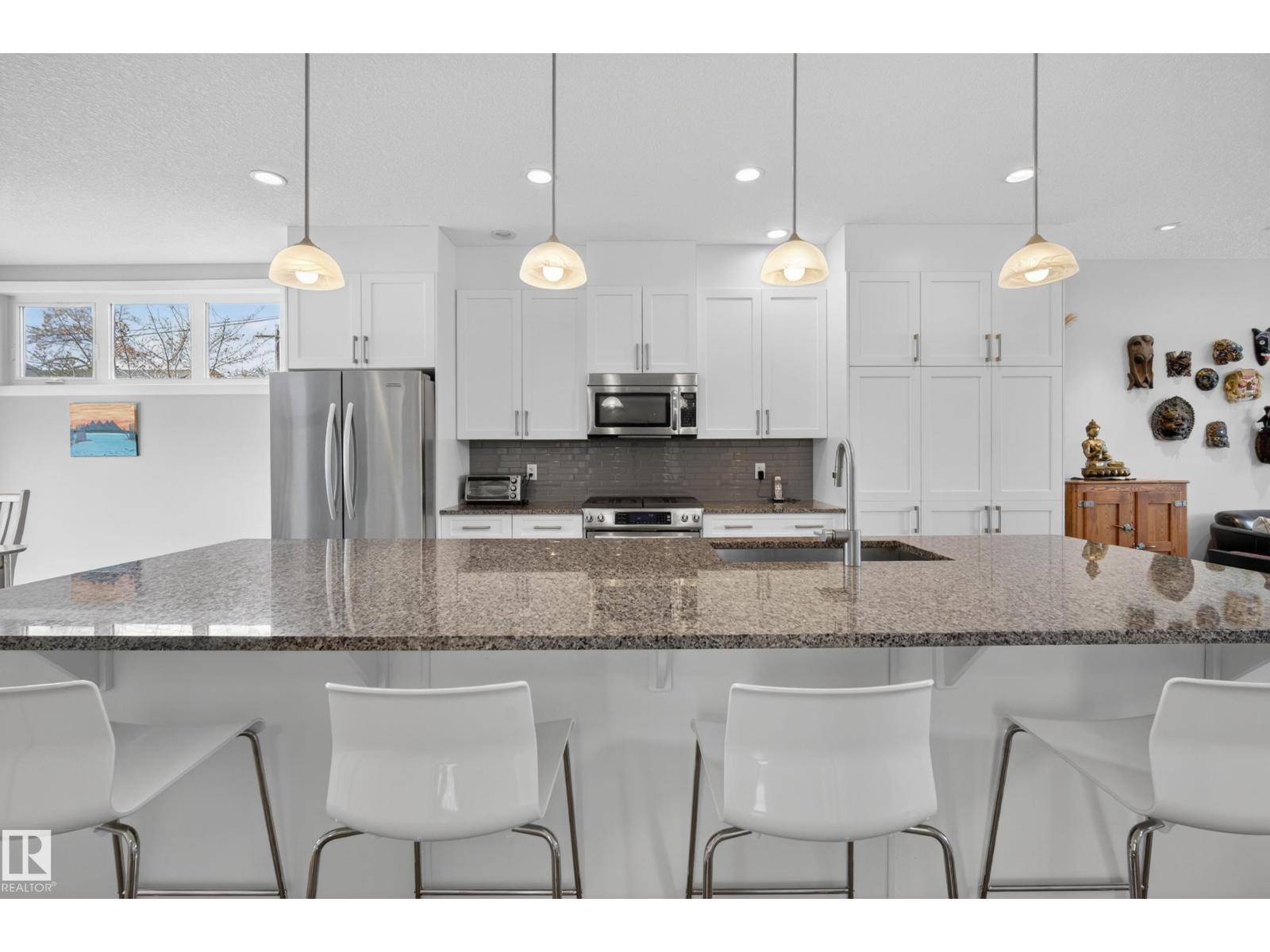 9052 92 St Nw, Edmonton, Alberta  T6C 3R2 - Photo 13 - E4486620