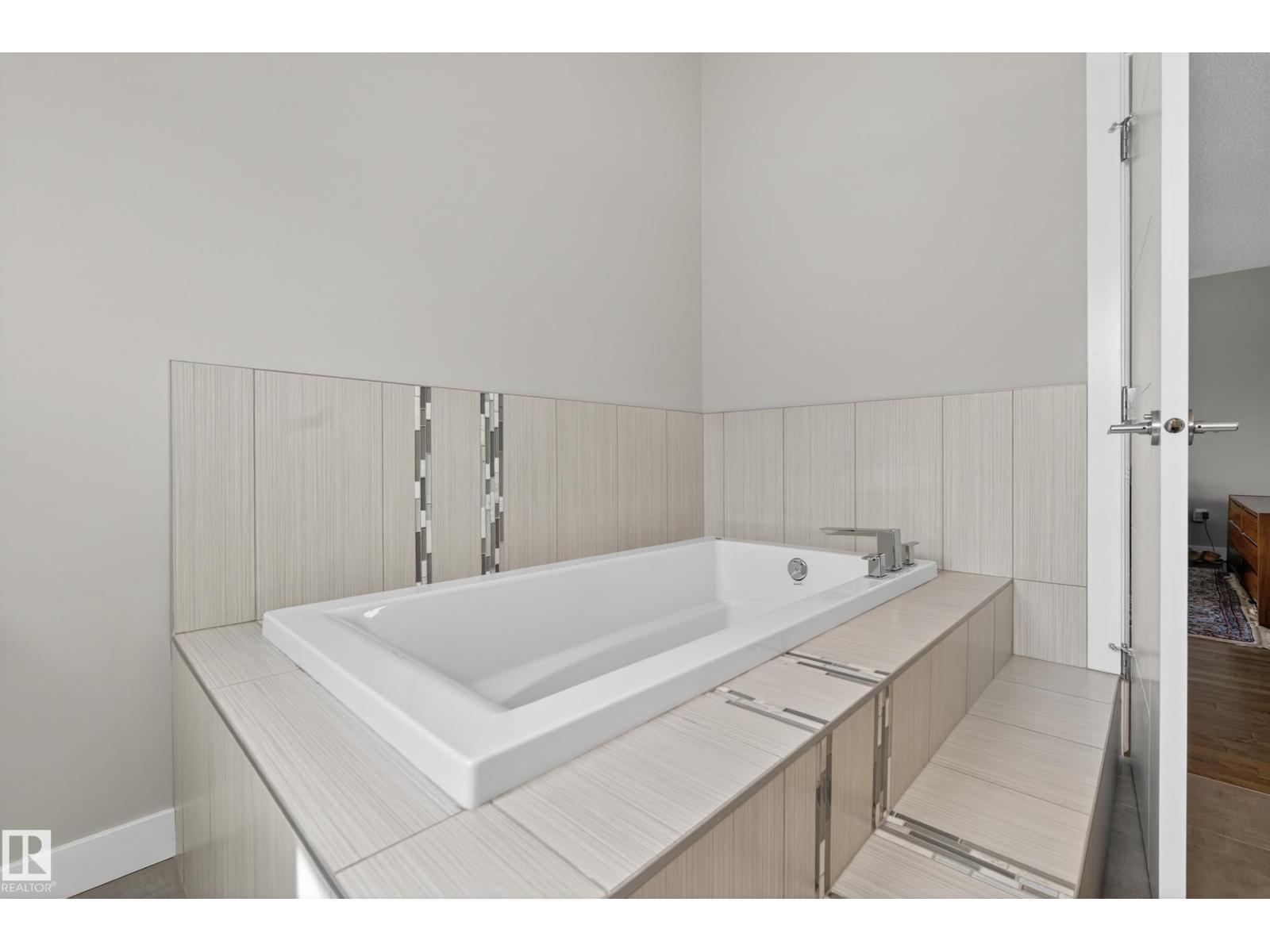 9052 92 St Nw, Edmonton, Alberta  T6C 3R2 - Photo 27 - E4486620