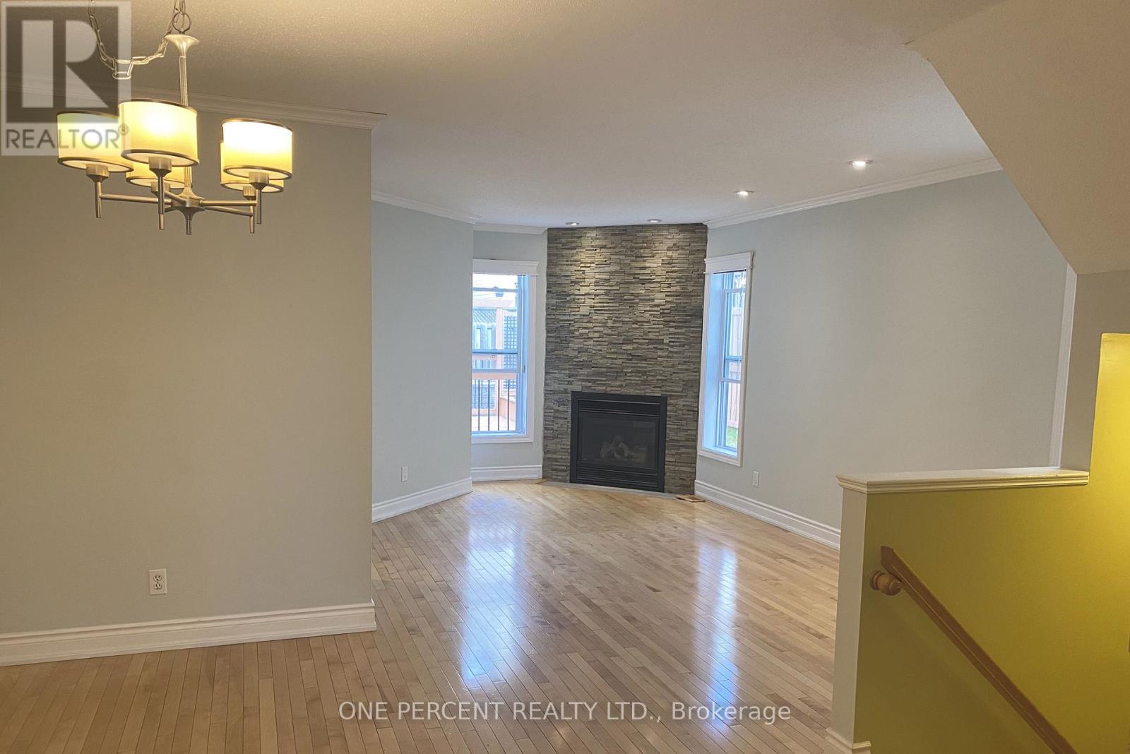 311 Southcrest Private, Ottawa, Ontario  K1V 2B7 - Photo 4 - X13103526