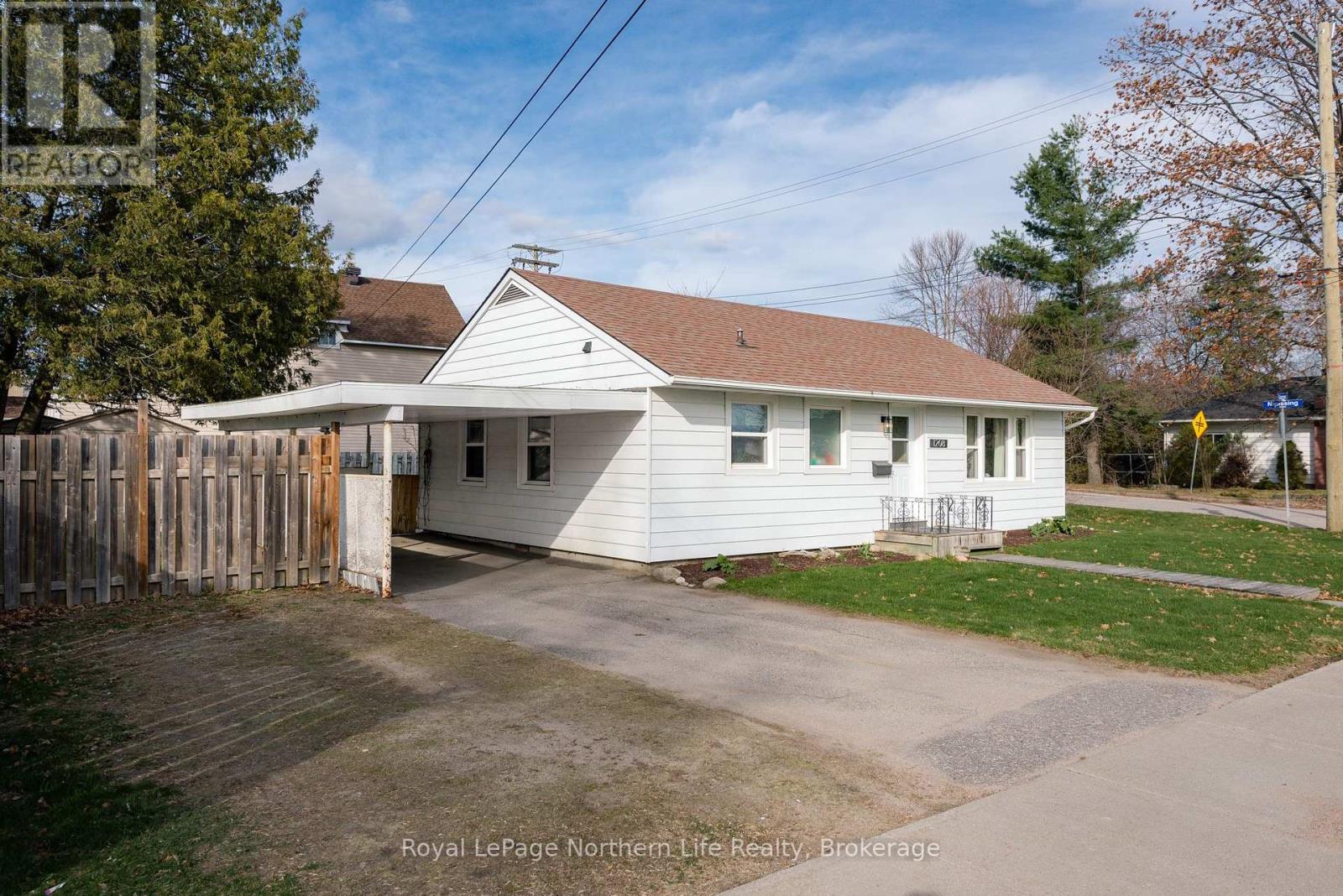 1208 GORMAN STREET, North Bay, Ontario