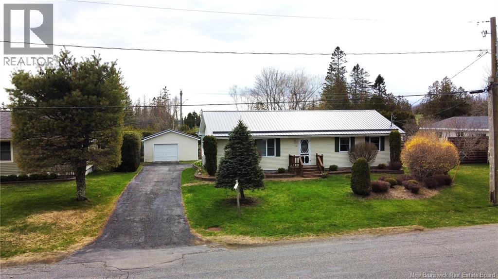 35 Thomas Avenue, Saint Andrews, New Brunswick  E5B 2M7 - Photo 3 - NB139072