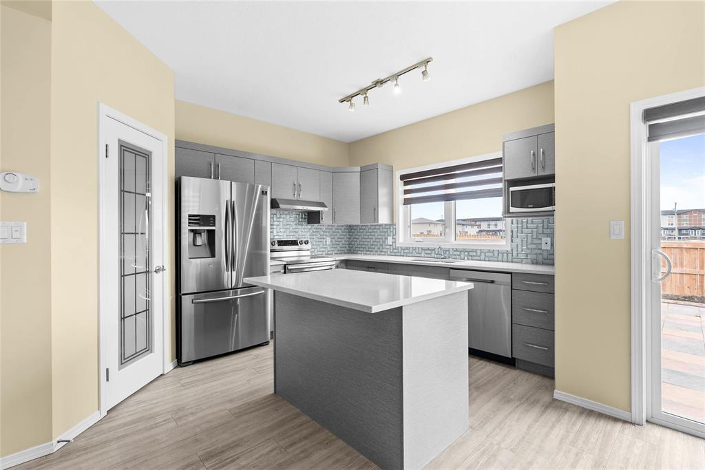 301 Cartesian Gate, Winnipeg, Manitoba  R2P 1W8 - Photo 4 - 202609826