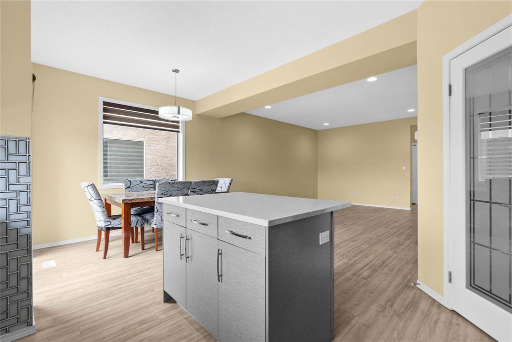301 Cartesian Gate, Winnipeg, Manitoba  R2P 1W8 - Photo 5 - 202609826