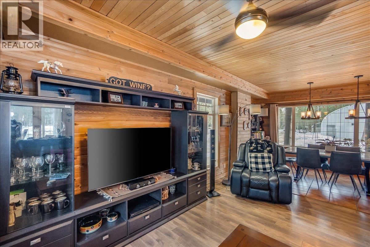 4453 Passmore Upper Road, Passmore, British Columbia  V0G 2J0 - Photo 16 - 10373819