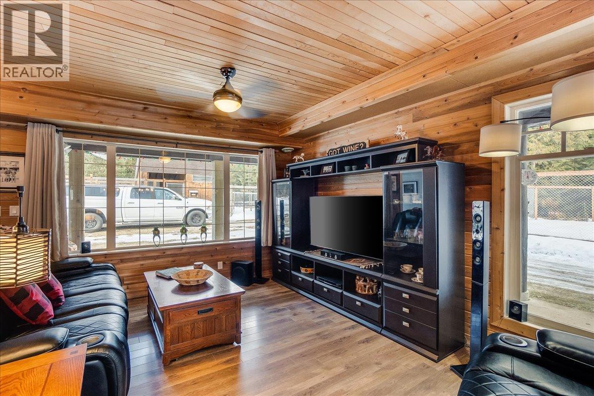 4453 Passmore Upper Road, Passmore, British Columbia  V0G 2J0 - Photo 17 - 10373819