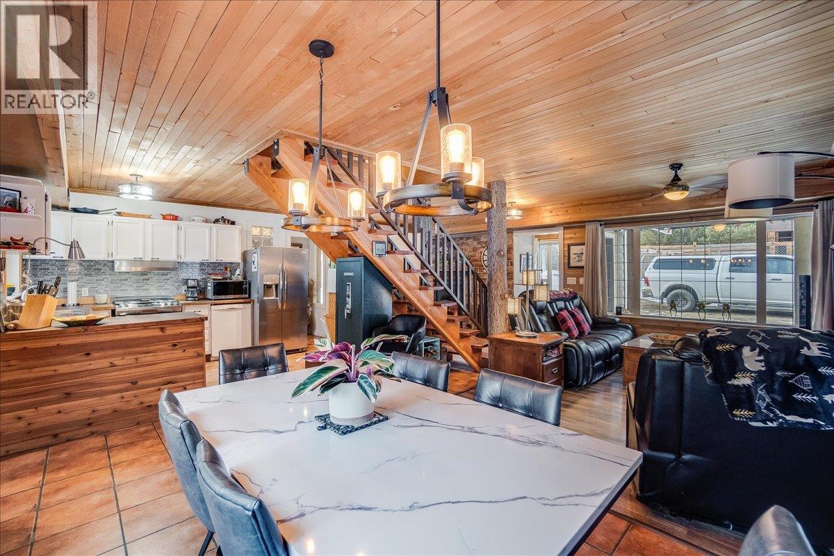 4453 Passmore Upper Road, Passmore, British Columbia  V0G 2J0 - Photo 9 - 10373819