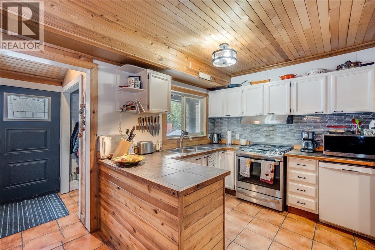 4453 Passmore Upper Road, Passmore, British Columbia  V0G 2J0 - Photo 11 - 10373819