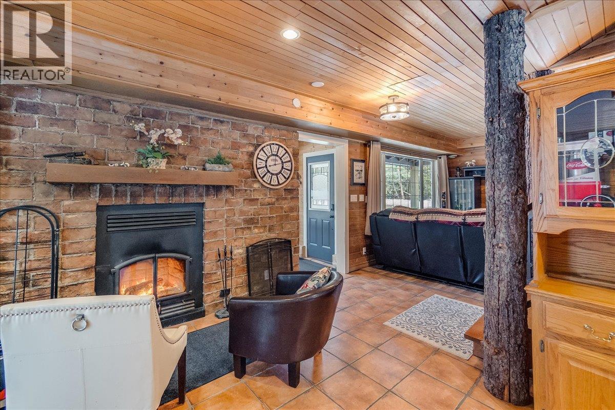 4453 Passmore Upper Road, Passmore, British Columbia  V0G 2J0 - Photo 19 - 10373819