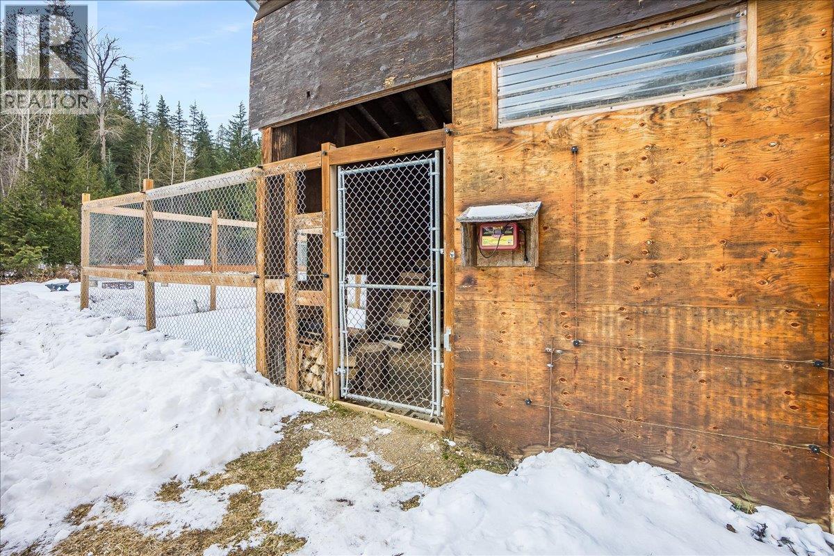 4453 Passmore Upper Road, Passmore, British Columbia  V0G 2J0 - Photo 47 - 10373819