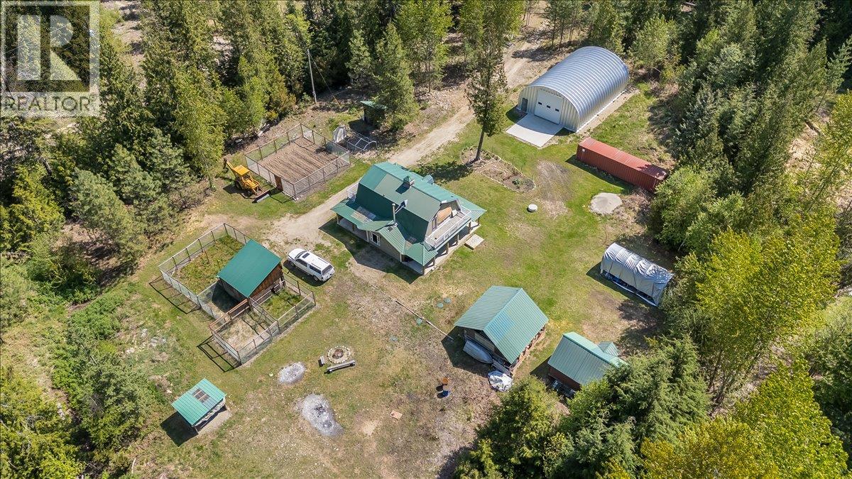 4453 Passmore Upper Road, Passmore, British Columbia  V0G 2J0 - Photo 2 - 10373819