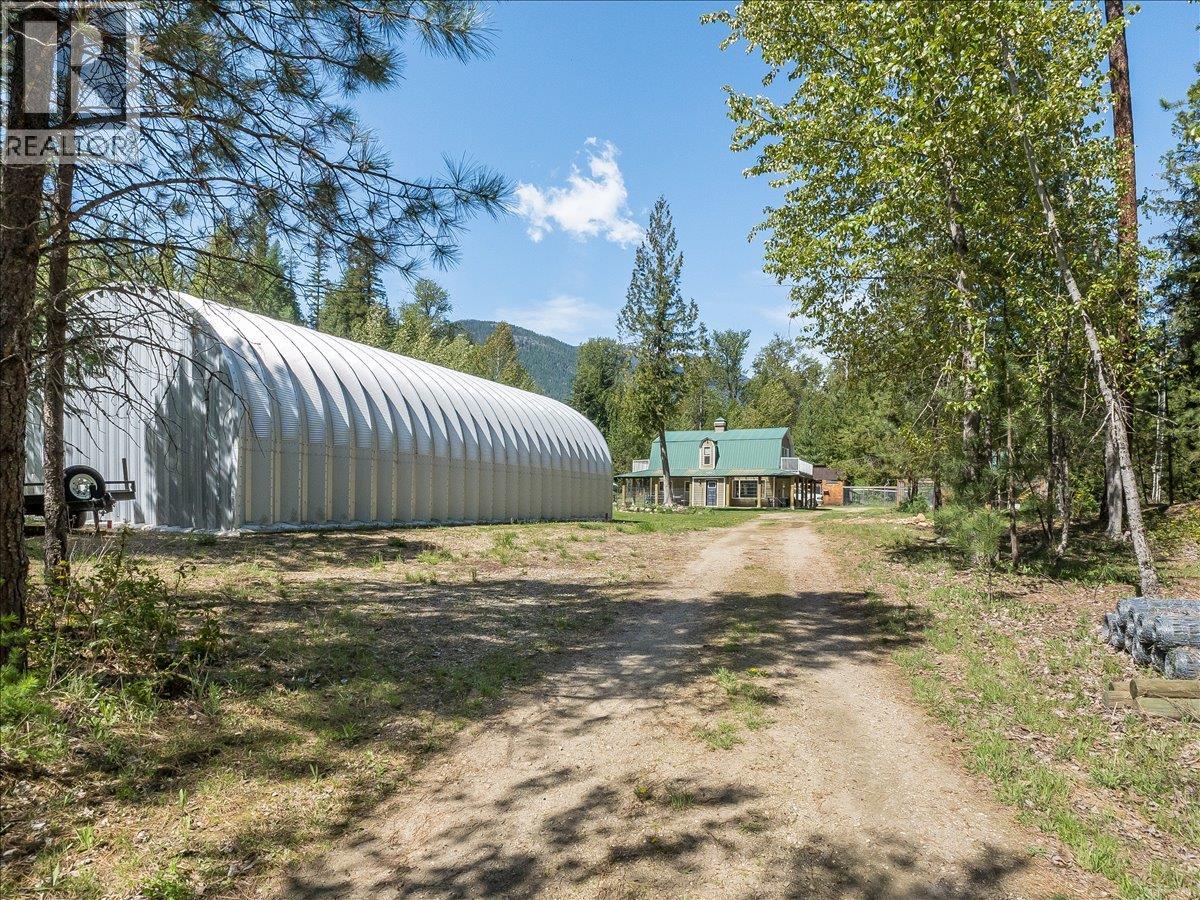 4453 Passmore Upper Road, Passmore, British Columbia  V0G 2J0 - Photo 4 - 10373819