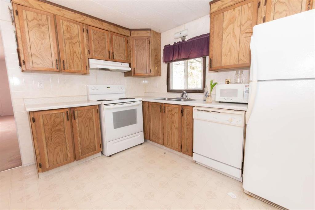 29 First Street, Gardenton, Manitoba  R0A 0M0 - Photo 2 - 202604875