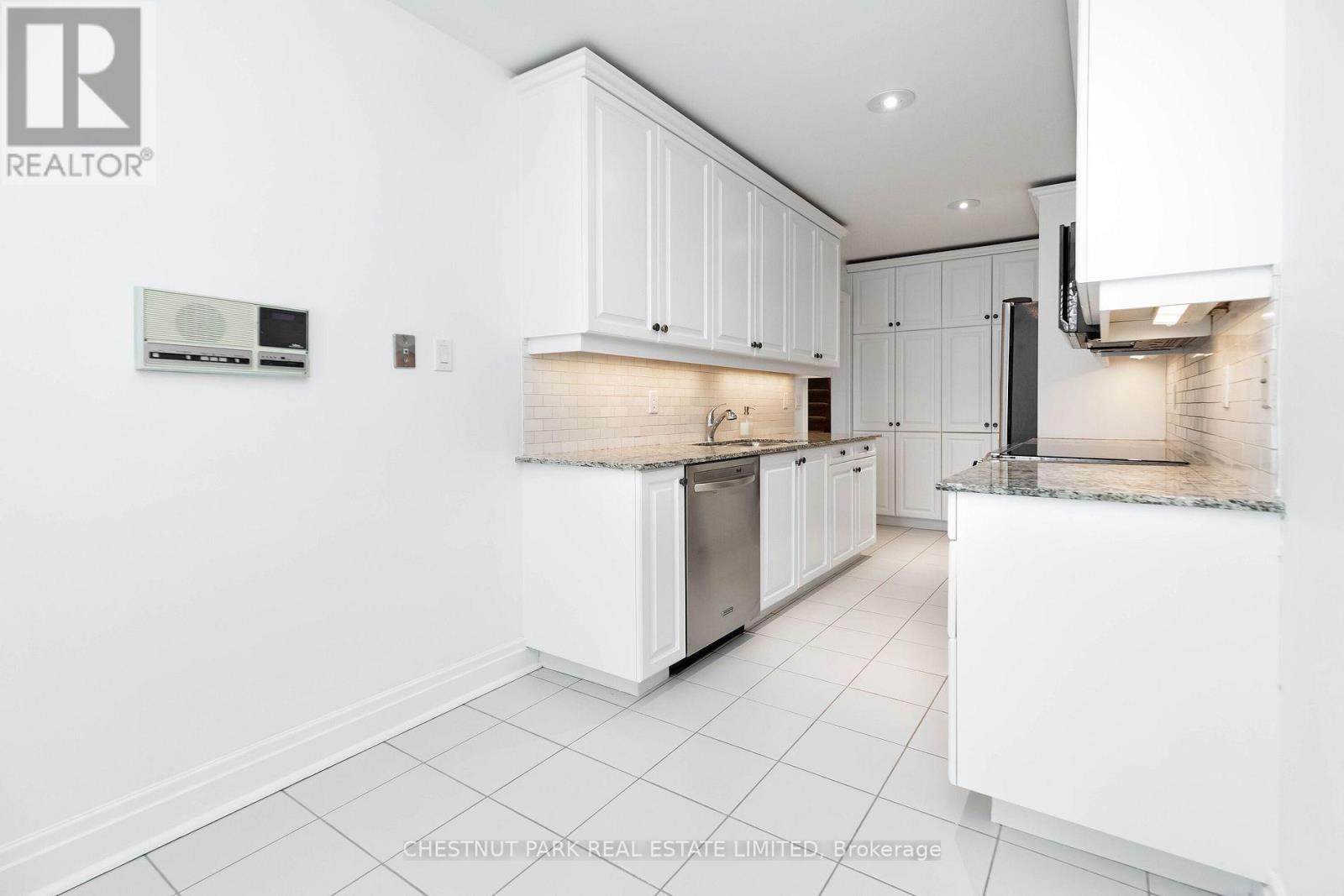 254 Spadina Road, Toronto, Ontario  M5R 2V1 - Photo 9 - C13103396