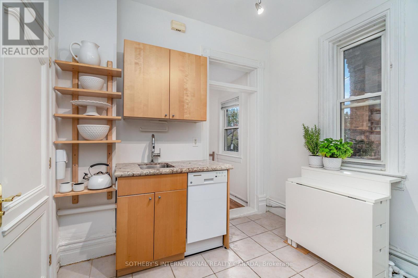 #2 - 225 Major Street, Toronto, Ontario  M5S 2L4 - Photo 3 - C13103454