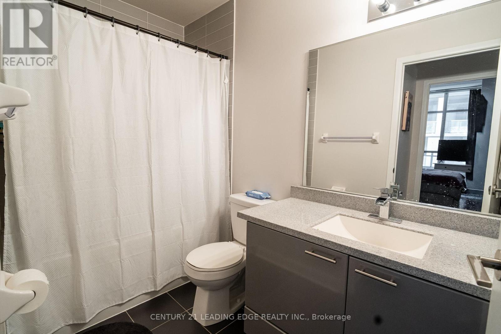 517 - 15 Bruyeres Mews, Toronto, Ontario  M5V 0A7 - Photo 13 - C13103460