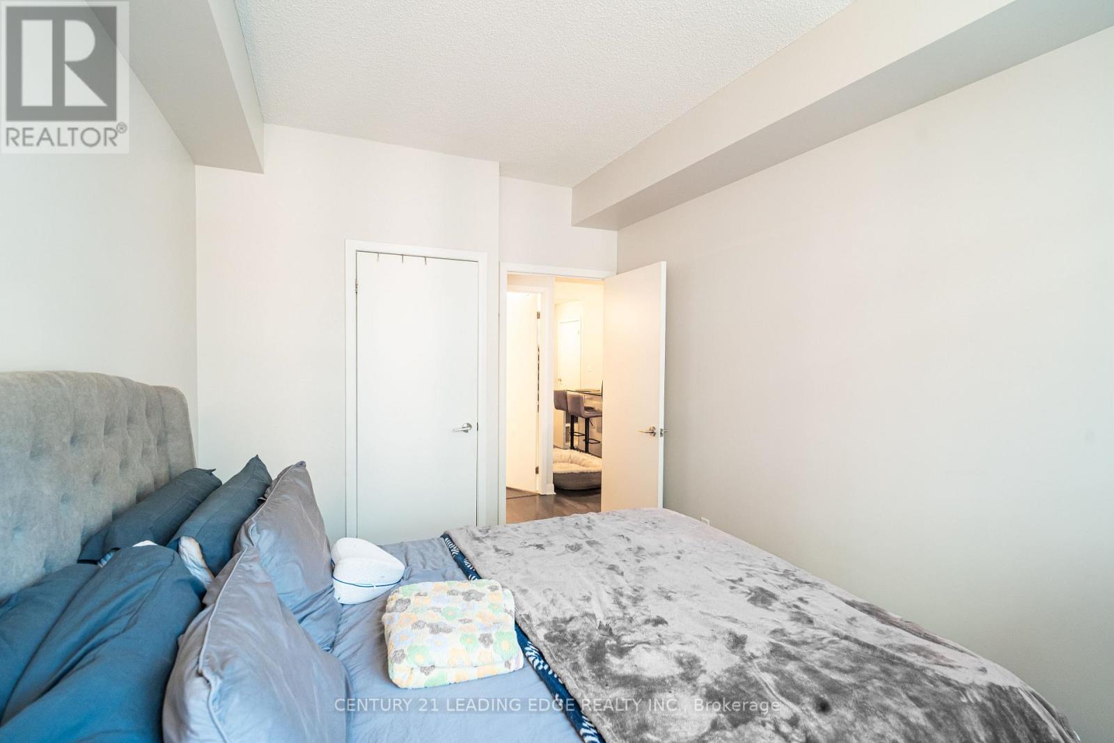517 - 15 Bruyeres Mews, Toronto, Ontario  M5V 0A7 - Photo 17 - C13103460