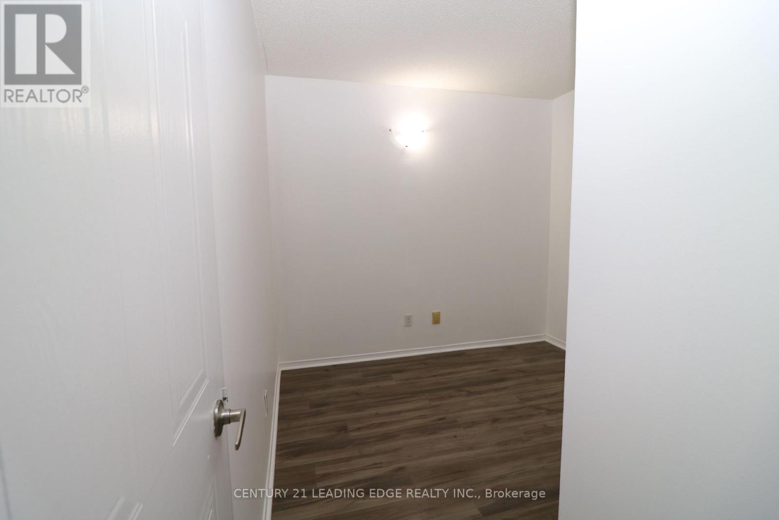1711 - 750 Bay Street, Toronto, Ontario  M5G 1N6 - Photo 10 - C13103474