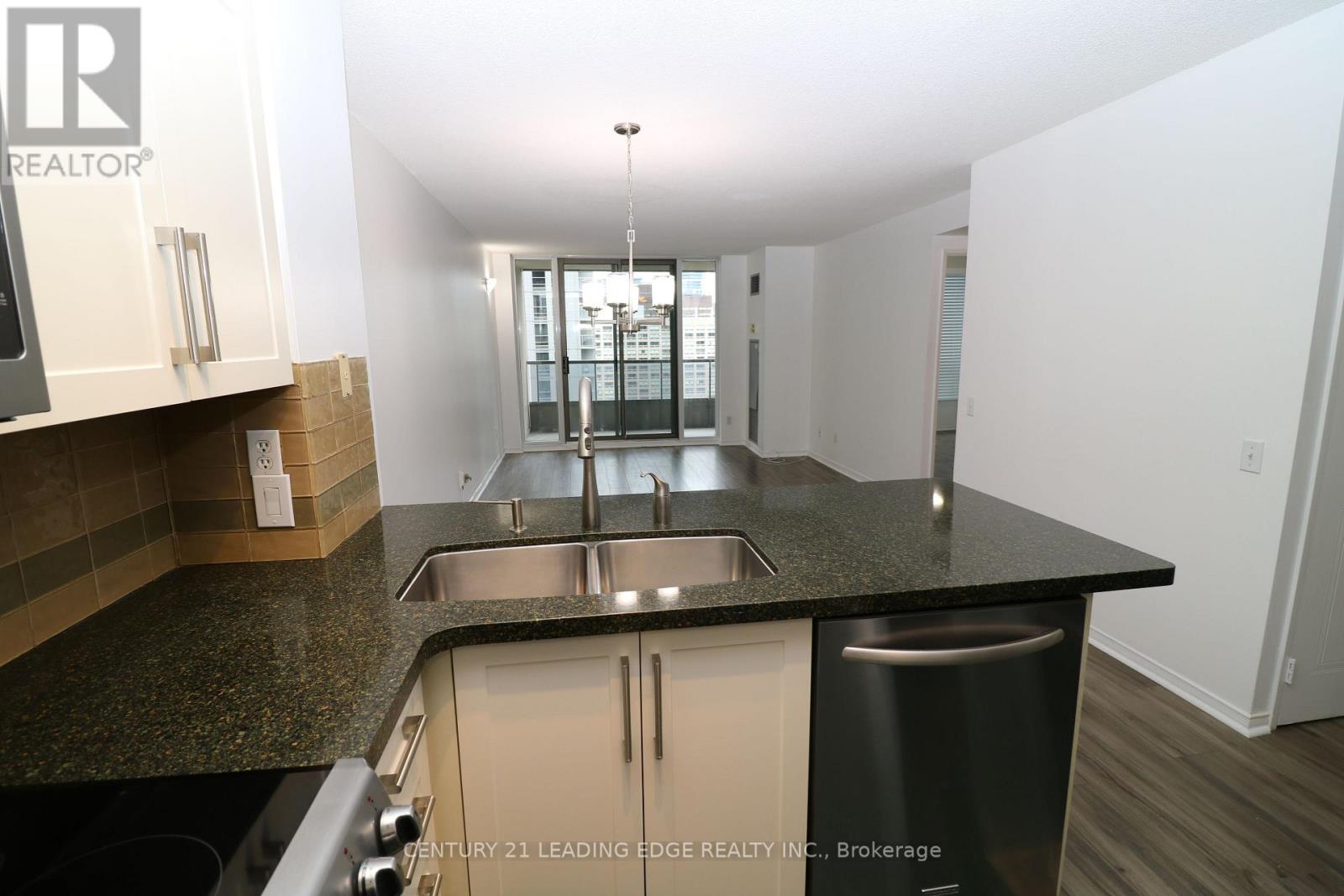 1711 - 750 Bay Street, Toronto, Ontario  M5G 1N6 - Photo 17 - C13103474