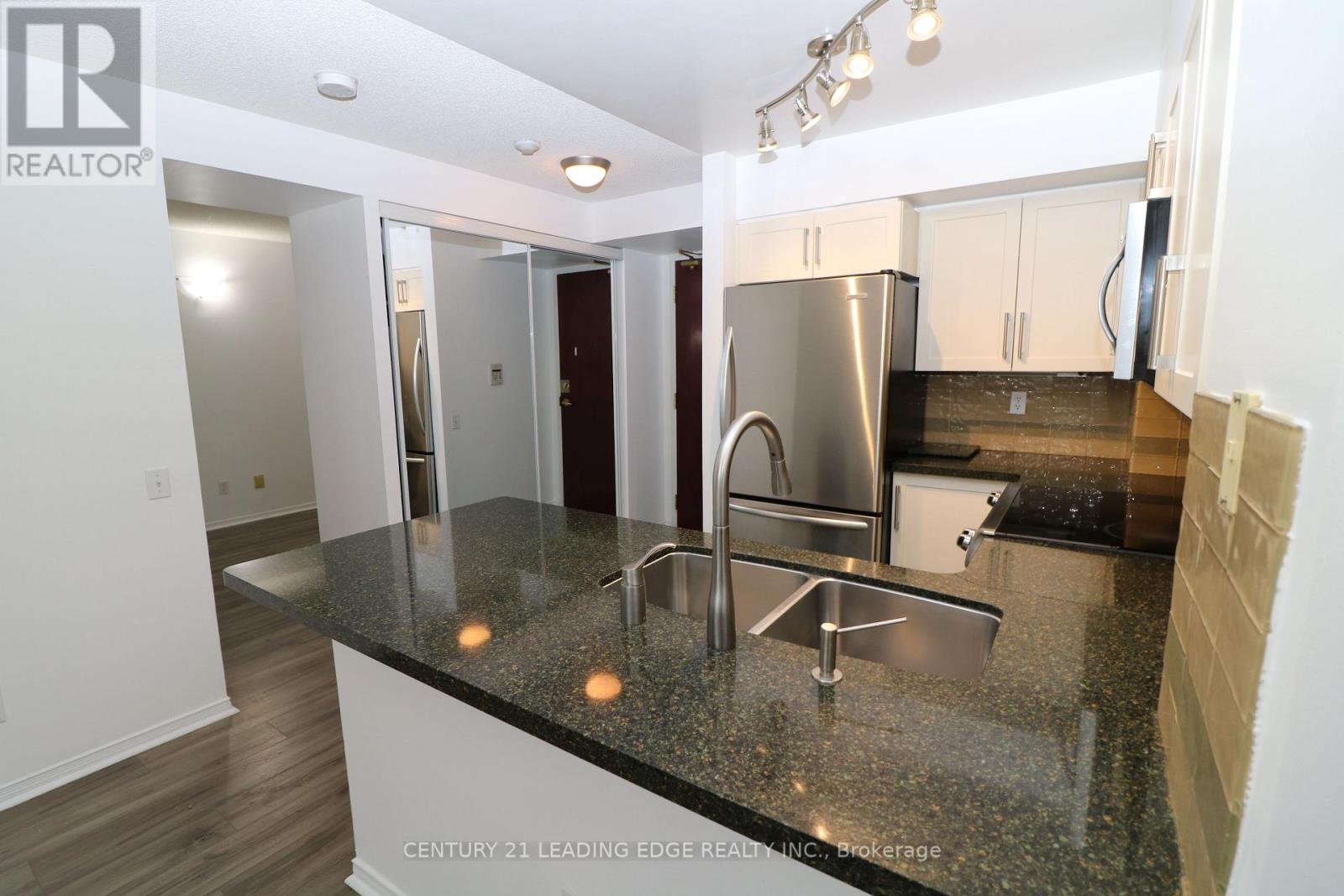 1711 - 750 Bay Street, Toronto, Ontario  M5G 1N6 - Photo 18 - C13103474