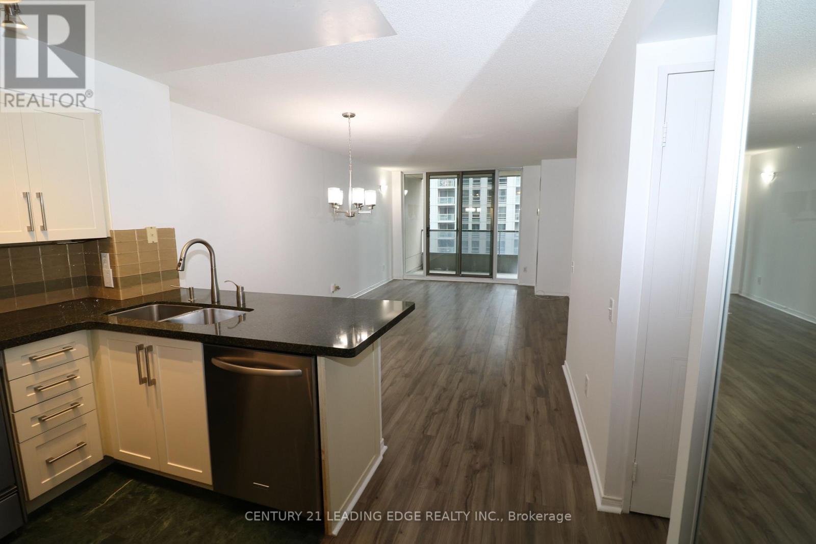 1711 - 750 Bay Street, Toronto, Ontario  M5G 1N6 - Photo 4 - C13103474